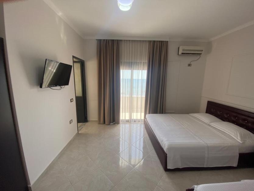 Hotel Tirona Durrës Buitenkant foto