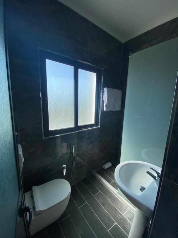 Hotel Tirona Durrës Buitenkant foto