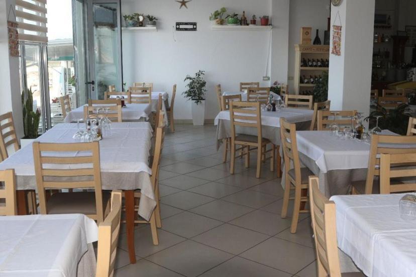 Hotel Tirona Durrës Buitenkant foto