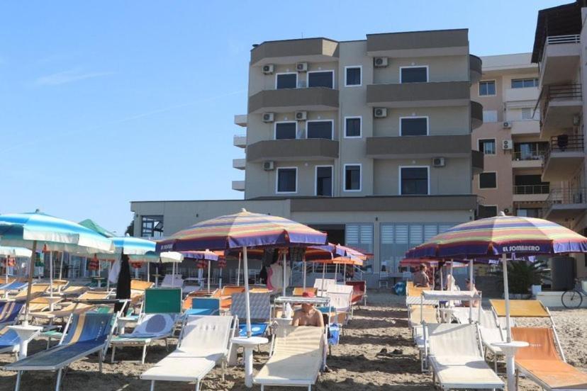 Hotel Tirona Durrës Buitenkant foto