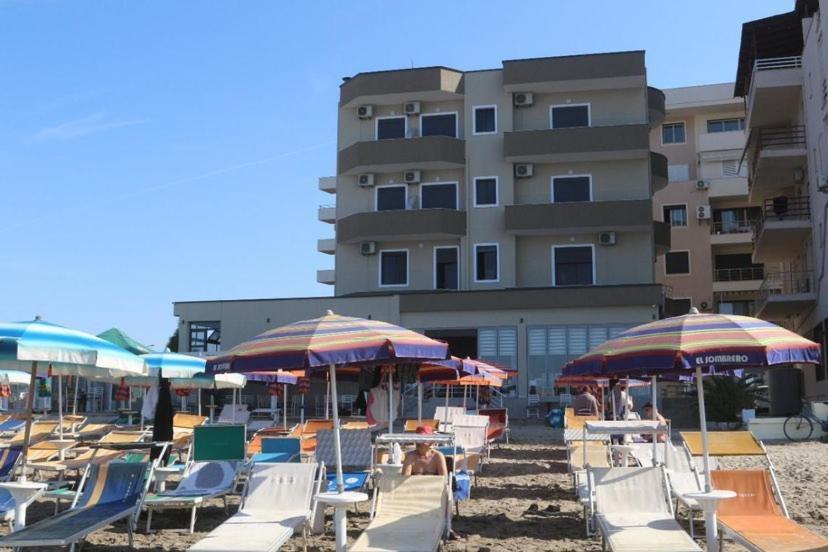 Hotel Tirona Durrës Buitenkant foto