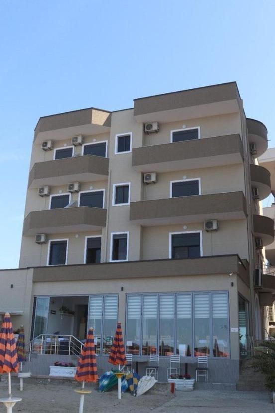 Hotel Tirona Durrës Buitenkant foto