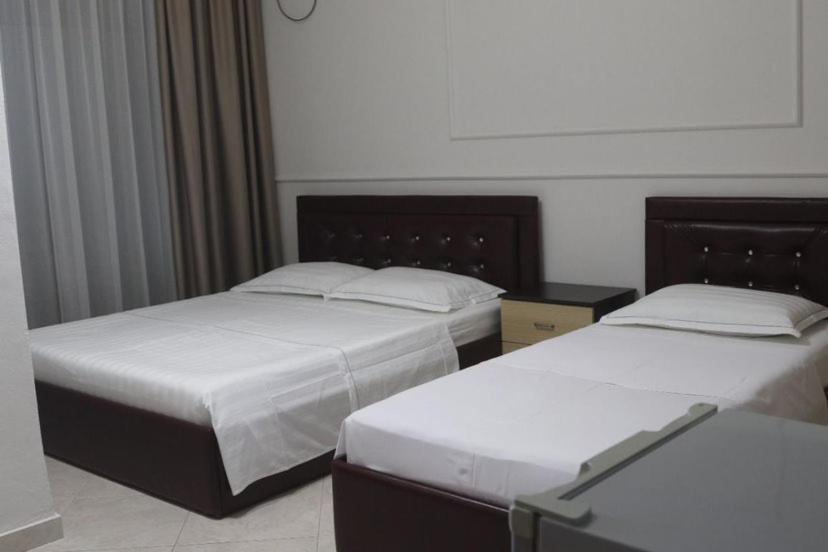 Hotel Tirona Durrës Buitenkant foto