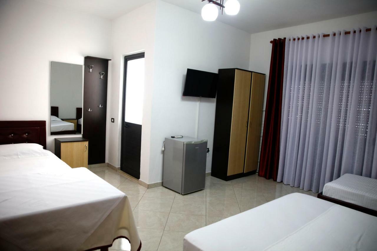 Hotel Tirona Durrës Buitenkant foto